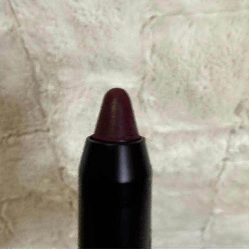 Laura Geller Love Me Matte Plum Affair Lip Crayon 0.05 oz  Long Lasting NWOB
